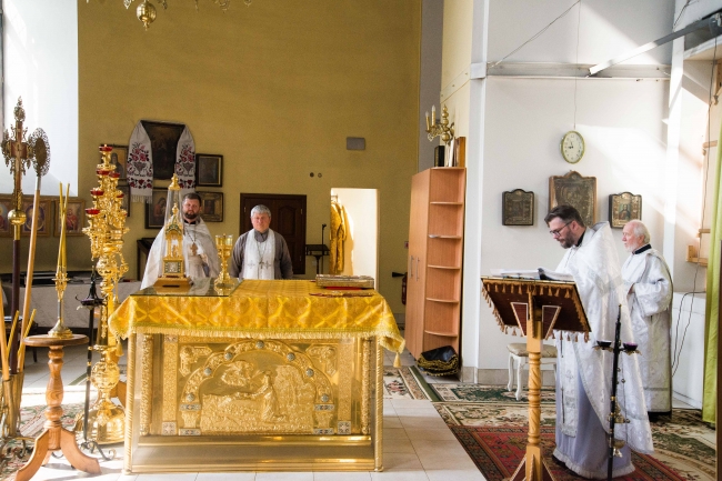 Збільшити зображення Божественна літургія у День Різдва чесного славного пророка, Предтечі та Хрестителя Господнього Іоан