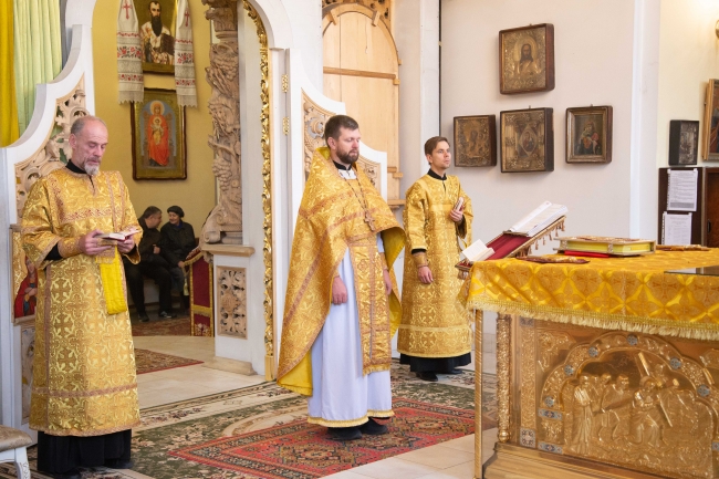 Збільшити зображення Божественна літургія 8 жовтня, у День пам"яті святих отців VII Вселенського собору